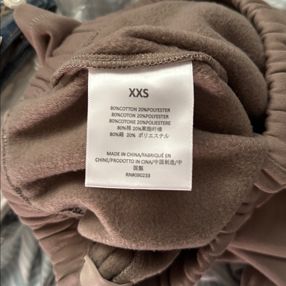 Fear of God Essentials Taupe Shorts - Picture 5 of 6